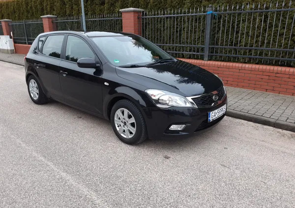 zachodniopomorskie Kia Ceed cena 23999 przebieg: 127190, rok produkcji 2010 z Gdynia